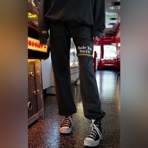 NWOT The Mayfair Group Made You Smile Jet Sweatpants S/M